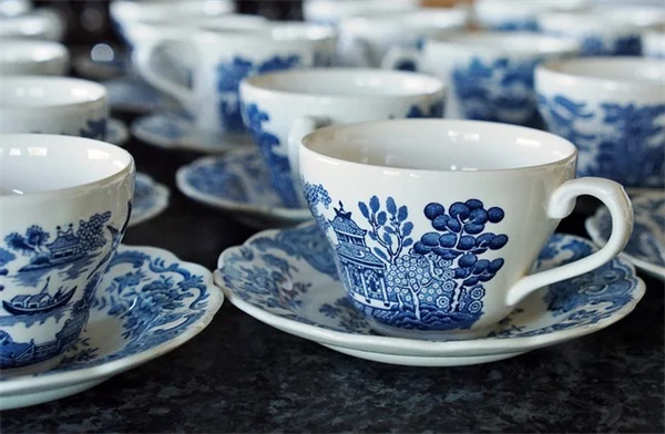 日本の庭で注意すべき有毒雑草8種、見分け方と安全な処理方法をプロが解説